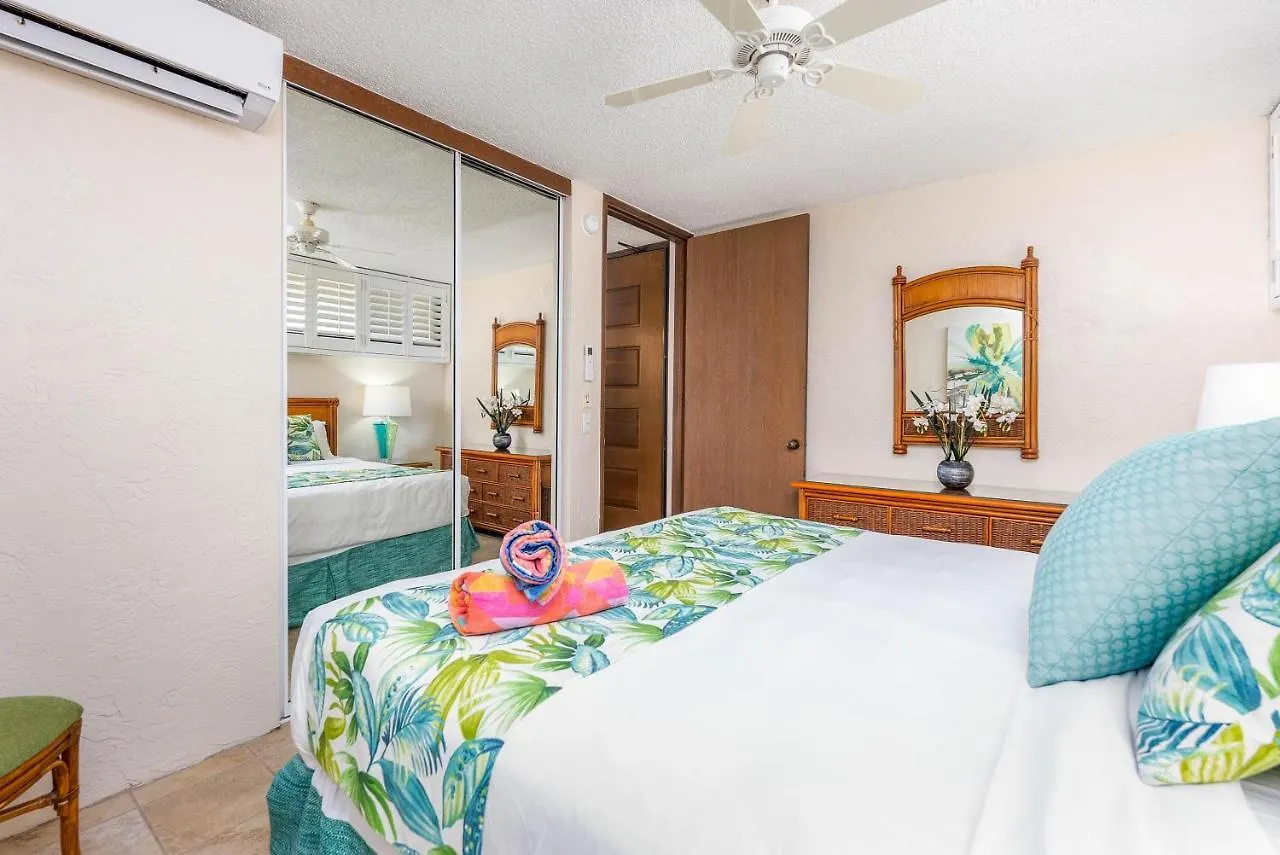 Apartment Papakea L207 Ocean Front 1 Bedroom Condo Kahana
