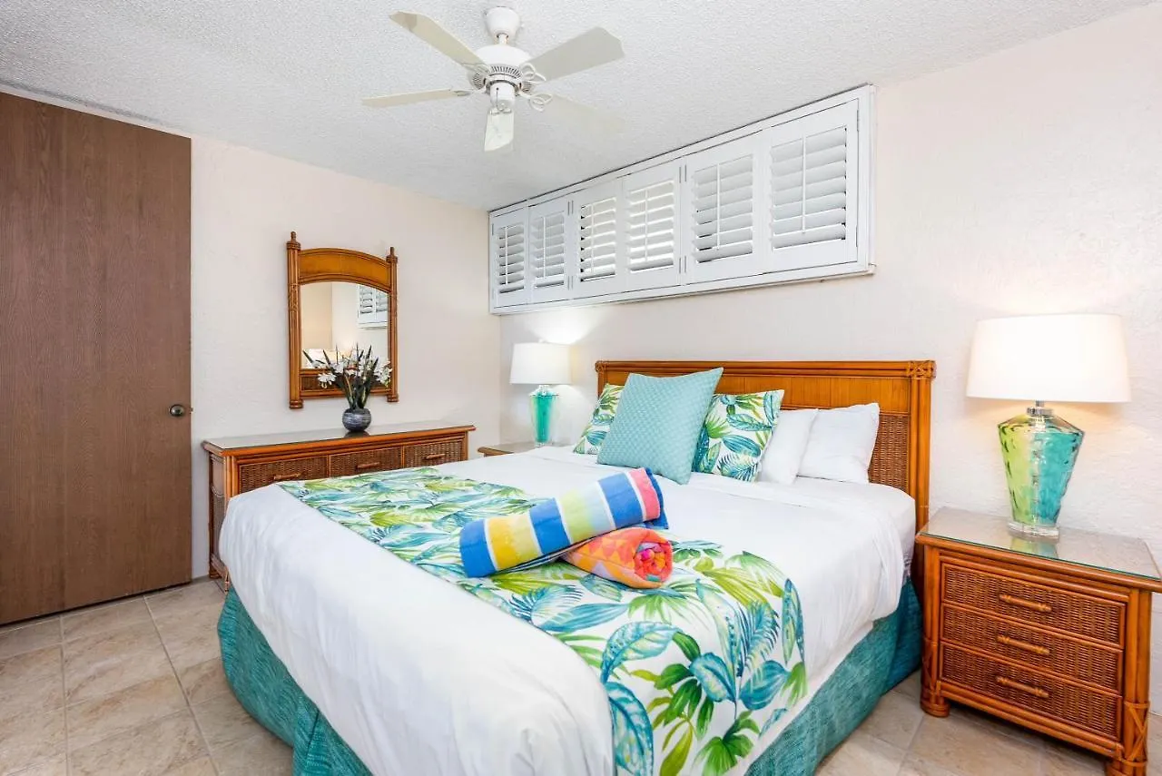Apartment Papakea L207 Ocean Front 1 Bedroom Condo Kahana