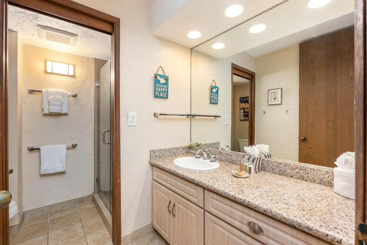 Papakea L207 Ocean Front 1 Bedroom Condo Kahana